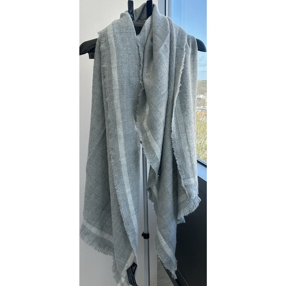 ZARA accessories Acrylic Knit Gray Fringe Rectangle Scarf Solid Women's